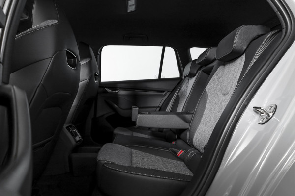 Škoda Octavia Combi 1.5 TSI MHEV 150 PK Sportline Business | Elek. Trekhaak | Matrix Led | Adapt. Cruise | Winterpakket | 13 inch Navi | Camera | NAV + App. Connect | ECC | Elek. Klep | LM 18" | 2748