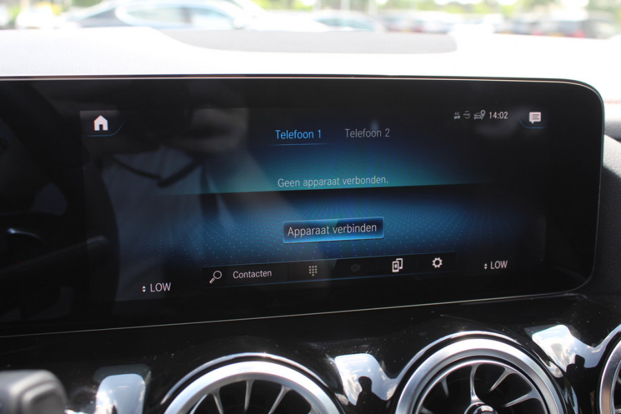 Mercedes-Benz EQA 250 Edition 1 67 kWh / Trekhaak / Panoramadak / 360Camera / Burmester / Leder&Alcantara / 19'' / CarPlay / Stoelverwarming / DAB / Dodehoek / Cruise Control