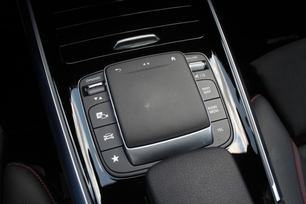 Mercedes-Benz EQA 250 Edition 1 67 kWh / Trekhaak / Panoramadak / 360Camera / Burmester / Leder&Alcantara / 19'' / CarPlay / Stoelverwarming / DAB / Dodehoek / Cruise Control
