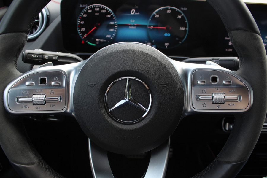 Mercedes-Benz EQA 250 Edition 1 67 kWh / Trekhaak / Panoramadak / 360Camera / Burmester / Leder&Alcantara / 19'' / CarPlay / Stoelverwarming / DAB / Dodehoek / Cruise Control