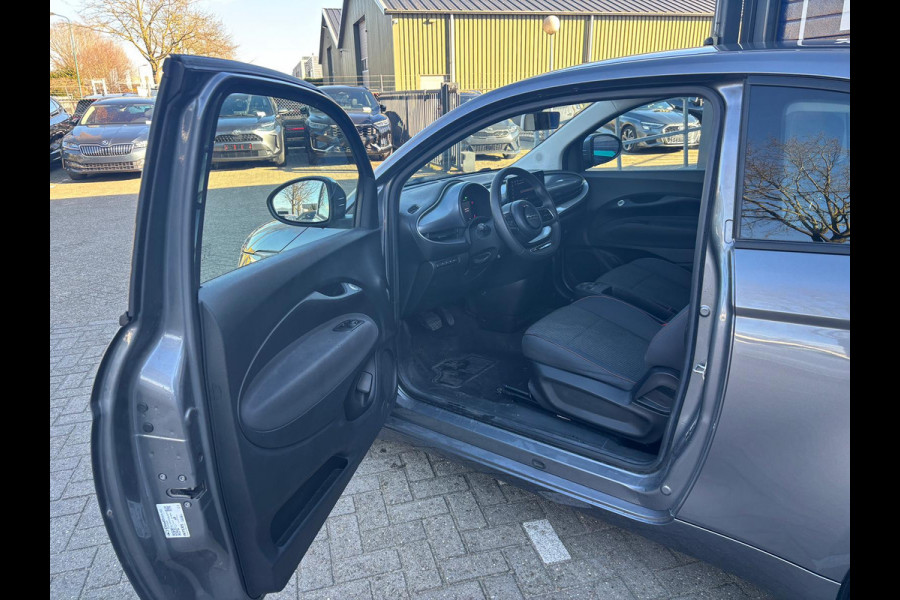 Fiat 500 3+1 Icon SOH 100% 42 kWh 100% Electrisch, Parkeer sensoren achter, DAB radio, Extra achterdeur rechts
