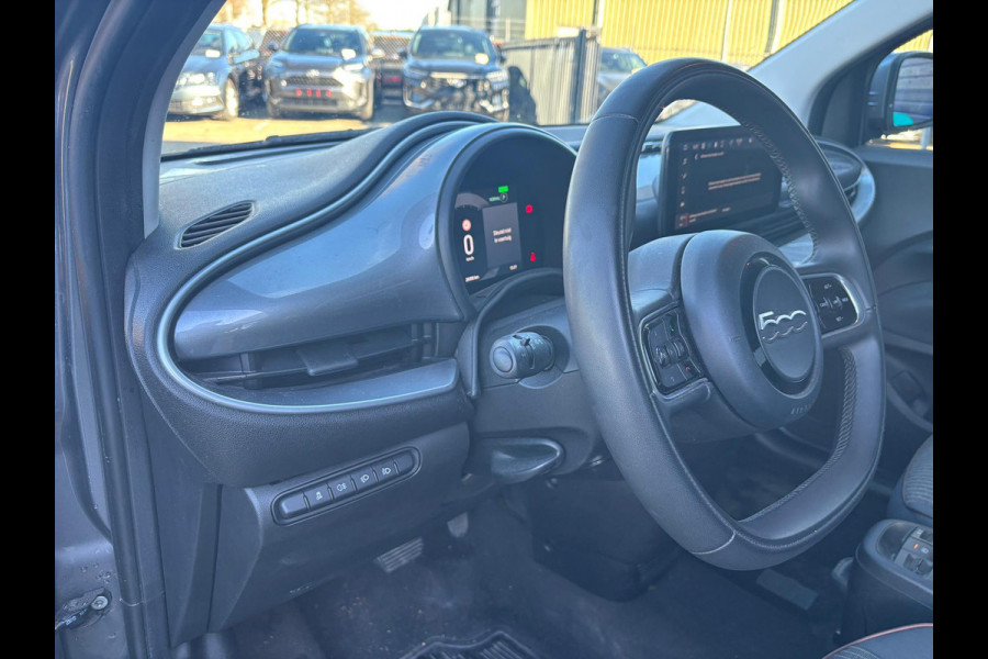 Fiat 500E 3+1 Icon 42 kWh 118 pk Automaat SOH 100% 42 kWh | Navi | CarPlay | DAB | PDC | 28.000 km 100% Electrisch, Extra achterdeur rechts | 11 kW laden | 85 kW snelladen | BTW-auto