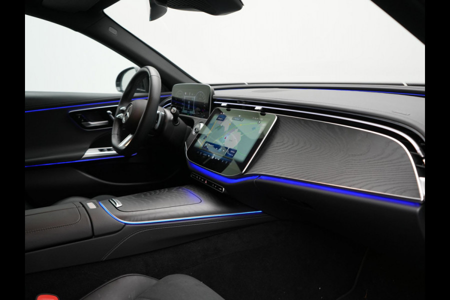 Mercedes-Benz E-Klasse Estate 300 e AMG Line PHEV 313pk INCL BTW Dealer O.H. | Trekhaak Af Fabriek | Adaptive Cruise | 360 Camera | Digital Light | Alcantara Sportstoelen Memory & Verwarmd | Sfeerverlichting | Keyless | Blis | Navigatie | DAB | Plug In Hybrid |