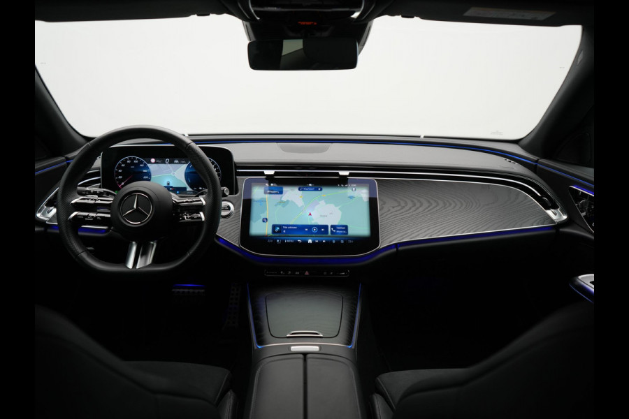 Mercedes-Benz E-Klasse Estate 300 e AMG Line PHEV 313pk INCL BTW Dealer O.H. | Trekhaak Af Fabriek | Adaptive Cruise | 360 Camera | Digital Light | Alcantara Sportstoelen Memory & Verwarmd | Sfeerverlichting | Keyless | Blis | Navigatie | DAB | Plug In Hybrid |