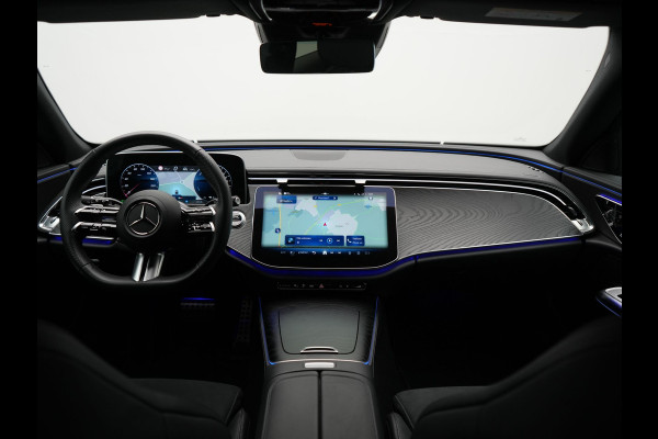 Mercedes-Benz E-Klasse Estate 300 e AMG Line PHEV 313pk INCL BTW Dealer O.H. | Trekhaak Af Fabriek | Adaptive Cruise | 360 Camera | Digital Light | Alcantara Sportstoelen Memory & Verwarmd | Sfeerverlichting | Keyless | Blis | Navigatie | DAB | Plug In Hybrid |