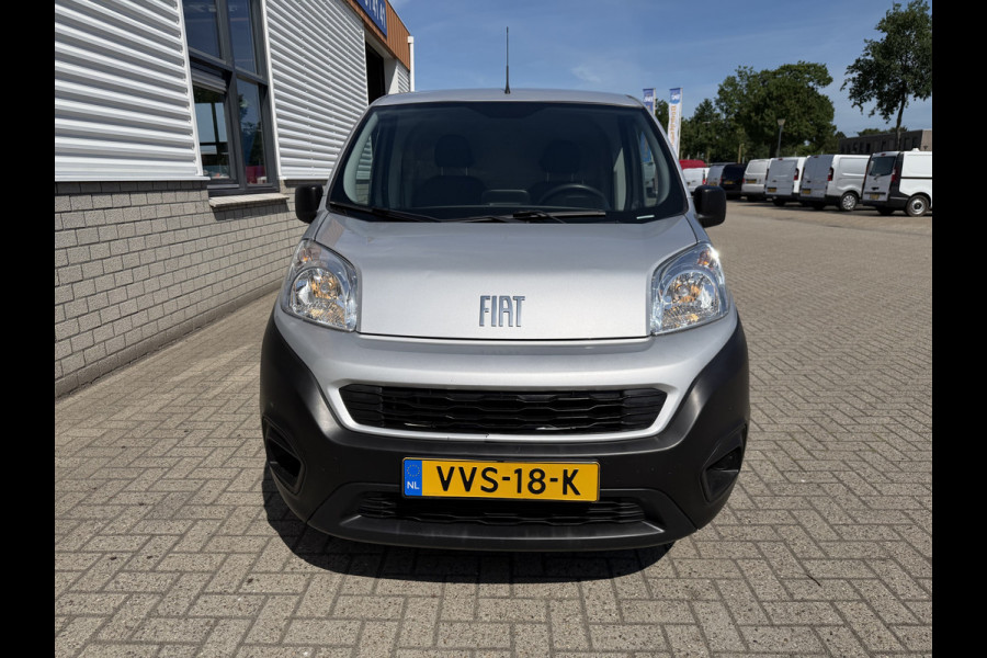 Fiat Fiorino 1.3 MJ Adventure / vaste prijs rijklaar € 9.950 ex btw / lease vanaf € 168 / euro 6 / bpm vrij / zilver metallic / airco / cruise / navi / schuifdeur / pdc achter !