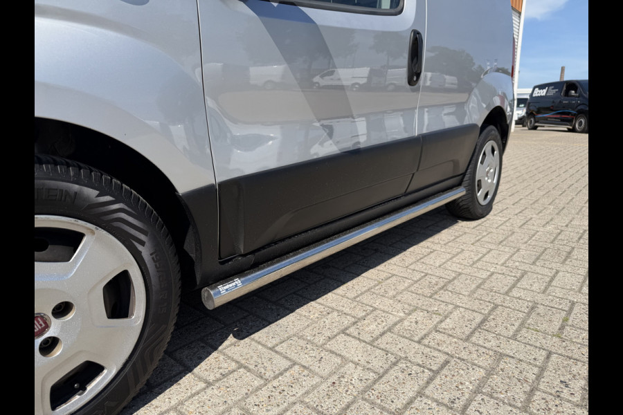 Fiat Fiorino 1.3 MJ Adventure / vaste prijs rijklaar € 9.950 ex btw / lease vanaf € 168 / euro 6 / bpm vrij / zilver metallic / airco / cruise / navi / schuifdeur / pdc achter !
