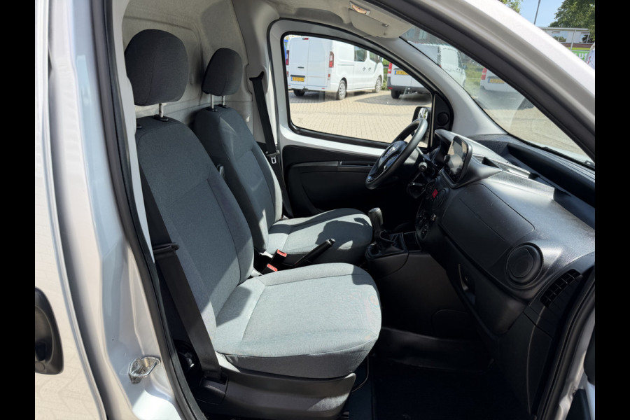 Fiat Fiorino 1.3 MJ Adventure / vaste prijs rijklaar € 9.950 ex btw / lease vanaf € 168 / euro 6 / bpm vrij / zilver metallic / airco / cruise / navi / schuifdeur / pdc achter !