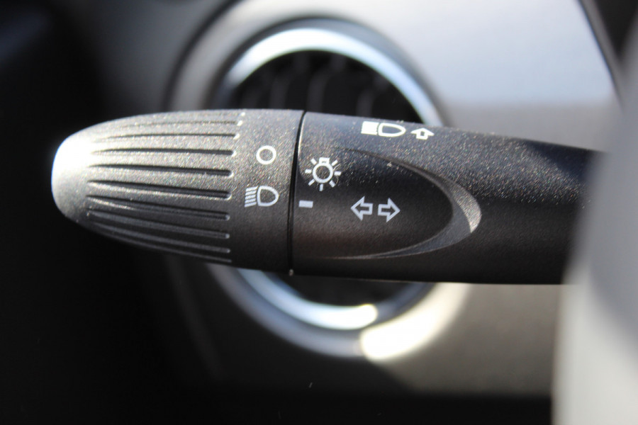 Fiat 500 1.0 70 pk Hybrid Cruise Control, Apple Carplay, Bluetooth, Parkeersensoren achter