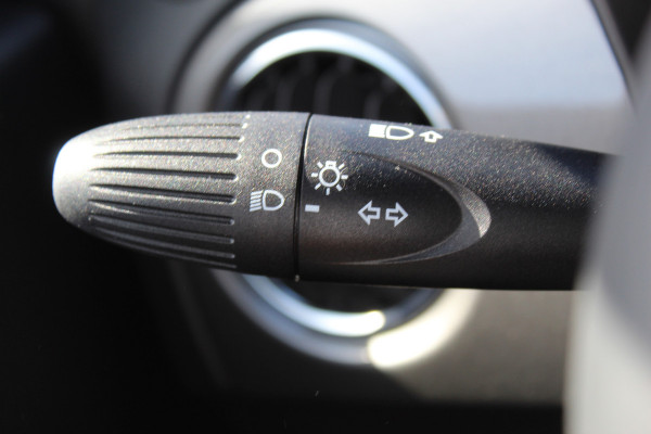 Fiat 500 1.0 70 pk Hybrid Cruise Control, Apple Carplay, Bluetooth, Parkeersensoren achter