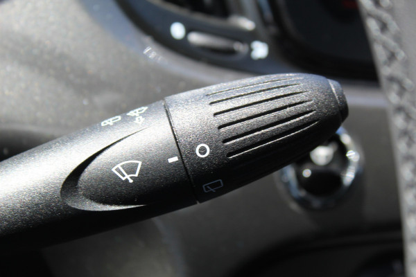 Fiat 500 1.0 70 pk Hybrid Cruise Control, Apple Carplay, Bluetooth, Parkeersensoren achter