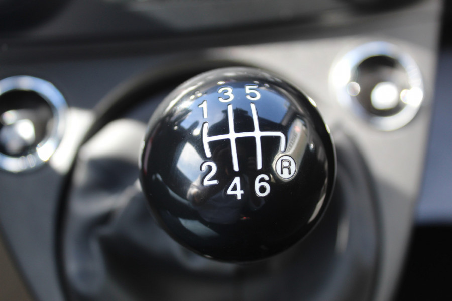 Fiat 500 1.0 70 pk Hybrid Cruise Control, Apple Carplay, Bluetooth, Parkeersensoren achter