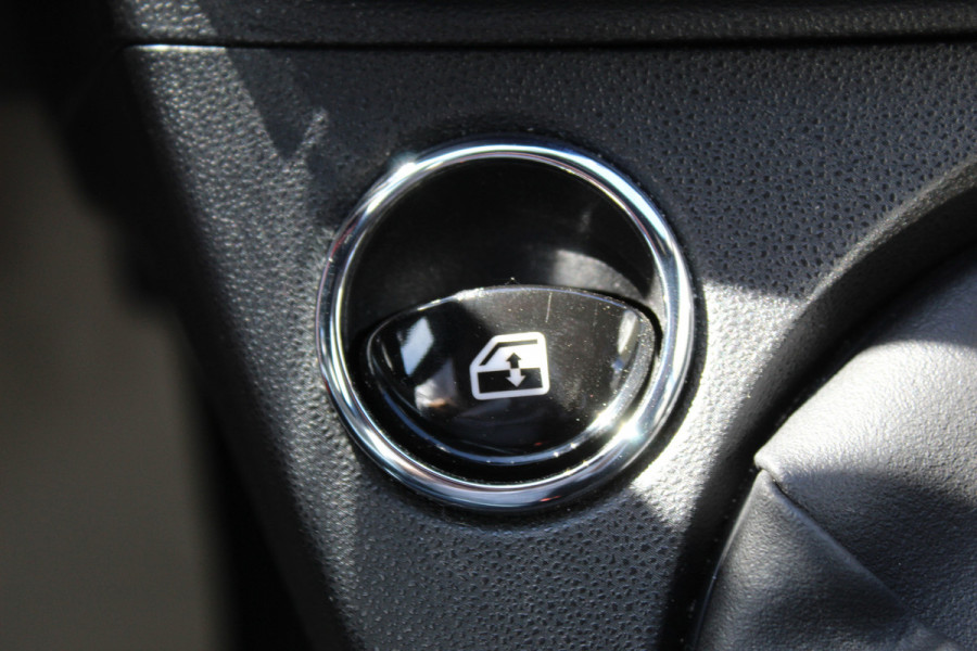 Fiat 500 1.0 70 pk Hybrid Cruise Control, Apple Carplay, Bluetooth, Parkeersensoren achter