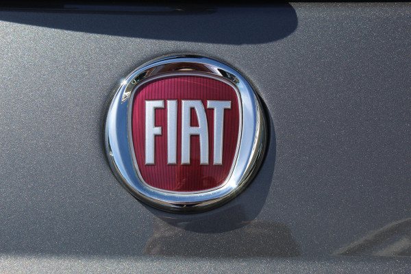Fiat 500 1.0 70 pk Hybrid Cruise Control, Apple Carplay, Bluetooth, Parkeersensoren achter