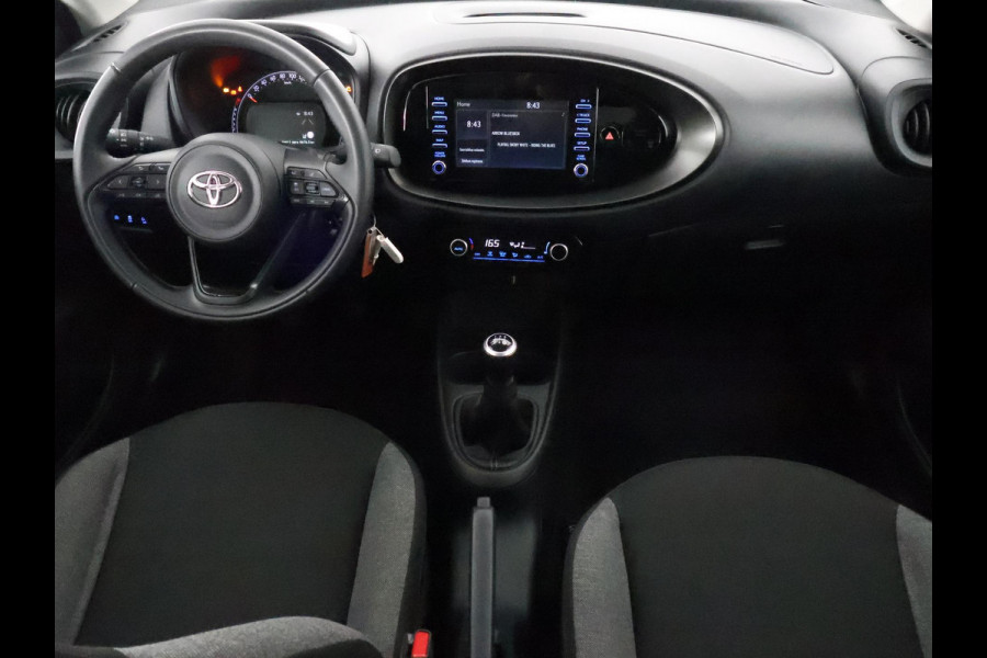 Toyota Aygo X 1.0 VVT-i MT First | Apple Carplay & AndroidAUTO | Lichtmetalen velgen | Camera | Privacy Glass |