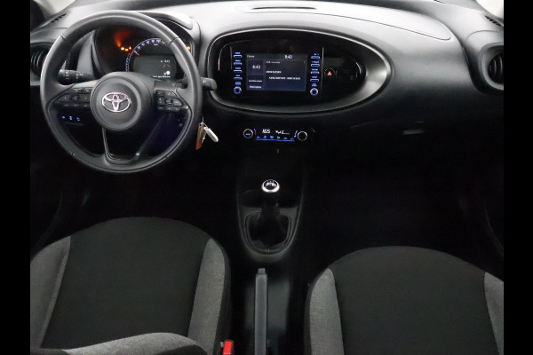 Toyota Aygo X 1.0 VVT-i MT First | Apple Carplay & AndroidAUTO | Lichtmetalen velgen | Camera | Privacy Glass |