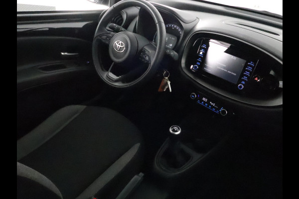 Toyota Aygo X 1.0 VVT-i MT First | Apple Carplay & AndroidAUTO | Lichtmetalen velgen | Camera | Privacy Glass |
