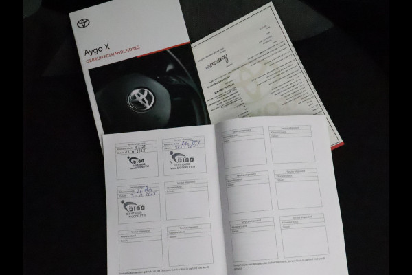 Toyota Aygo X 1.0 VVT-i MT First | Apple Carplay & AndroidAUTO | Lichtmetalen velgen | Camera | Privacy Glass |