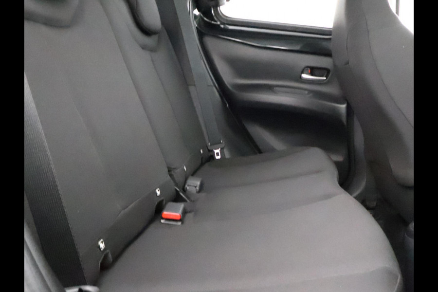 Toyota Aygo X 1.0 VVT-i MT First | Apple Carplay & AndroidAUTO | Lichtmetalen velgen | Camera | Privacy Glass |