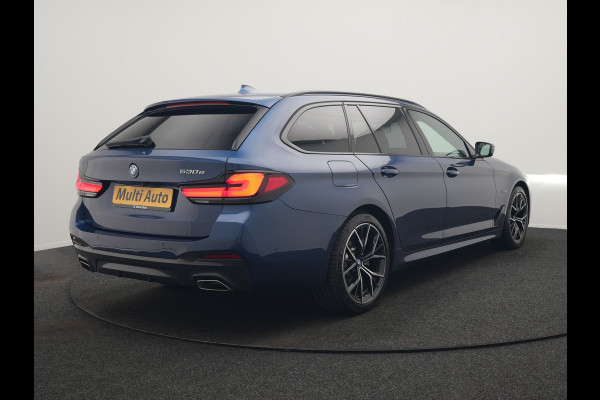 BMW 5 Serie Touring 530e M Sport PHEV 293pk Dealer O.H. | Panodak | Adaptive Cruise | 360 Camera | Harman / Kardon | Lederen Comfortzetels Memory & Verwarmd | Adaptive LED | Apple Carplay | Blis | Sfeerverlichting | Navigatie | DAB | Plug In Hybrid |