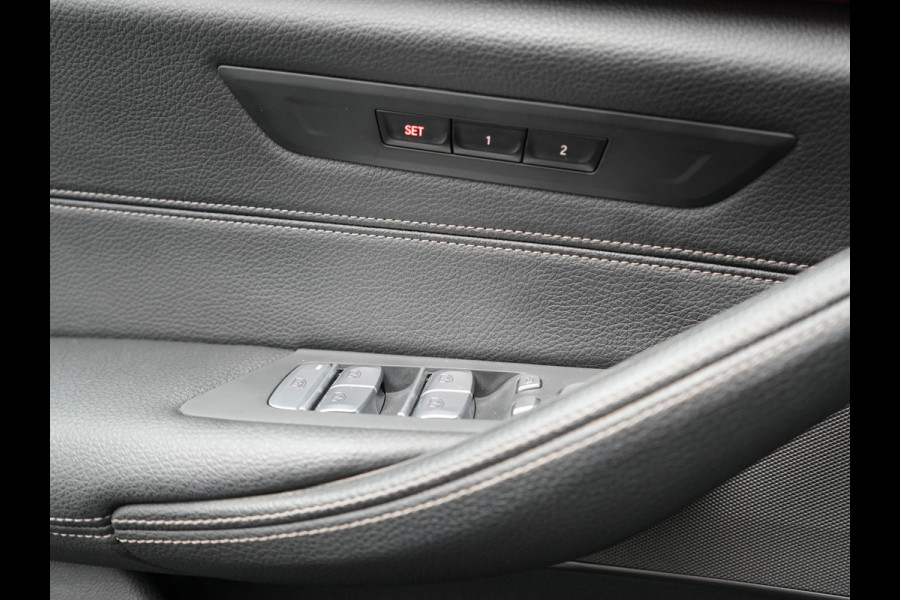 BMW 5 Serie Touring 530e M Sport PHEV 293pk Dealer O.H. | Panodak | Adaptive Cruise | 360 Camera | Harman / Kardon | Lederen Comfortzetels Memory & Verwarmd | Adaptive LED | Apple Carplay | Blis | Sfeerverlichting | Navigatie | DAB | Plug In Hybrid |