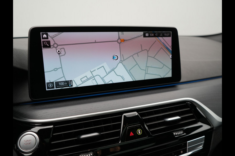 BMW 5 Serie Touring 530e M Sport PHEV 293pk Dealer O.H. | Panodak | Adaptive Cruise | 360 Camera | Harman / Kardon | Lederen Comfortzetels Memory & Verwarmd | Adaptive LED | Apple Carplay | Blis | Sfeerverlichting | Navigatie | DAB | Plug In Hybrid |