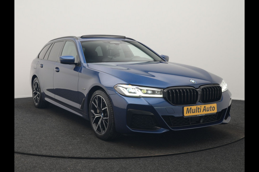 BMW 5 Serie Touring 530e M Sport PHEV 293pk Dealer O.H. | Panodak | Adaptive Cruise | 360 Camera | Harman / Kardon | Lederen Comfortzetels Memory & Verwarmd | Adaptive LED | Apple Carplay | Blis | Sfeerverlichting | Navigatie | DAB | Plug In Hybrid |