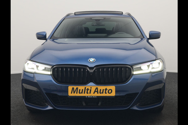 BMW 5 Serie Touring 530e M Sport PHEV 293pk Dealer O.H. | Panodak | Adaptive Cruise | 360 Camera | Harman / Kardon | Lederen Comfortzetels Memory & Verwarmd | Adaptive LED | Apple Carplay | Blis | Sfeerverlichting | Navigatie | DAB | Plug In Hybrid |