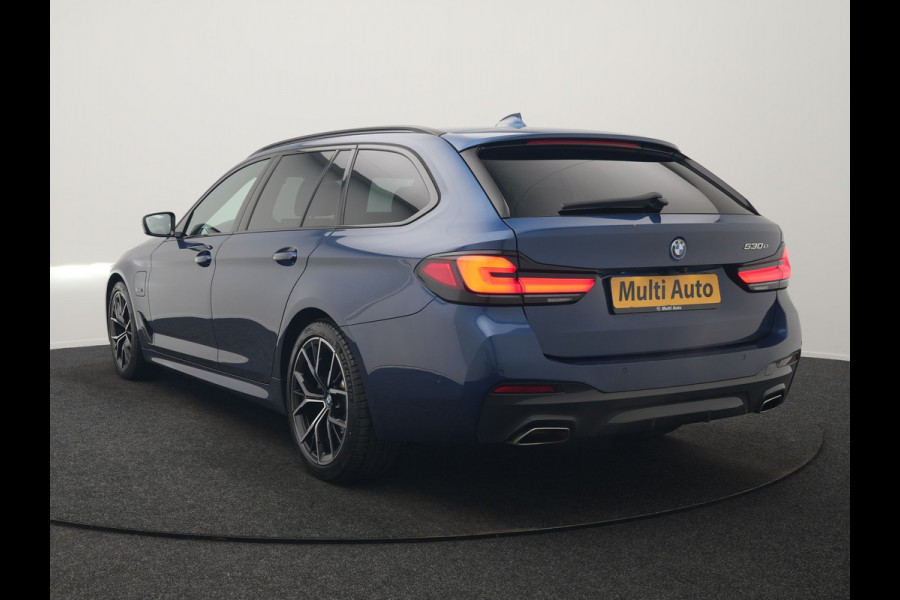 BMW 5 Serie Touring 530e M Sport PHEV 293pk Dealer O.H. | Panodak | Adaptive Cruise | 360 Camera | Harman / Kardon | Lederen Comfortzetels Memory & Verwarmd | Adaptive LED | Apple Carplay | Blis | Sfeerverlichting | Navigatie | DAB | Plug In Hybrid |