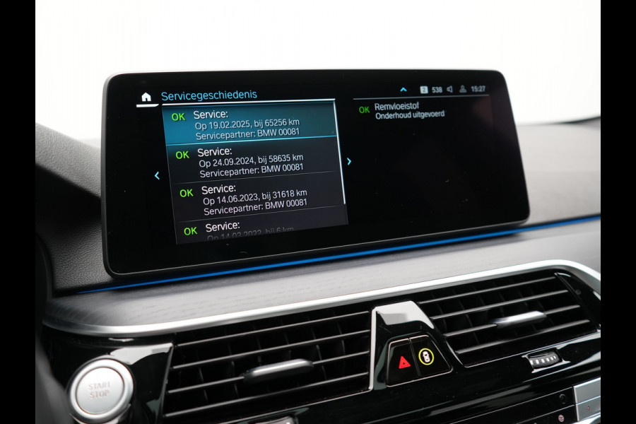 BMW 5 Serie Touring 530e M Sport PHEV 293pk Dealer O.H. | Panodak | Adaptive Cruise | 360 Camera | Harman / Kardon | Lederen Comfortzetels Memory & Verwarmd | Adaptive LED | Apple Carplay | Blis | Sfeerverlichting | Navigatie | DAB | Plug In Hybrid |