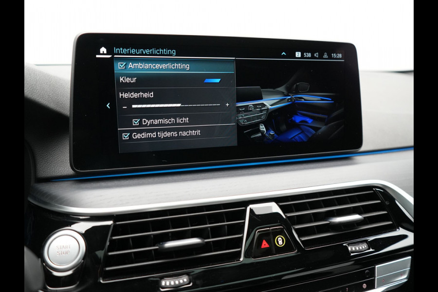 BMW 5 Serie Touring 530e M Sport PHEV 293pk Dealer O.H. | Panodak | Adaptive Cruise | 360 Camera | Harman / Kardon | Lederen Comfortzetels Memory & Verwarmd | Adaptive LED | Apple Carplay | Blis | Sfeerverlichting | Navigatie | DAB | Plug In Hybrid |