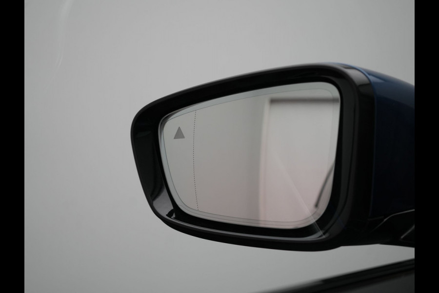 BMW 5 Serie Touring 530e M Sport PHEV 293pk Dealer O.H. | Panodak | Adaptive Cruise | 360 Camera | Harman / Kardon | Lederen Comfortzetels Memory & Verwarmd | Adaptive LED | Apple Carplay | Blis | Sfeerverlichting | Navigatie | DAB | Plug In Hybrid |