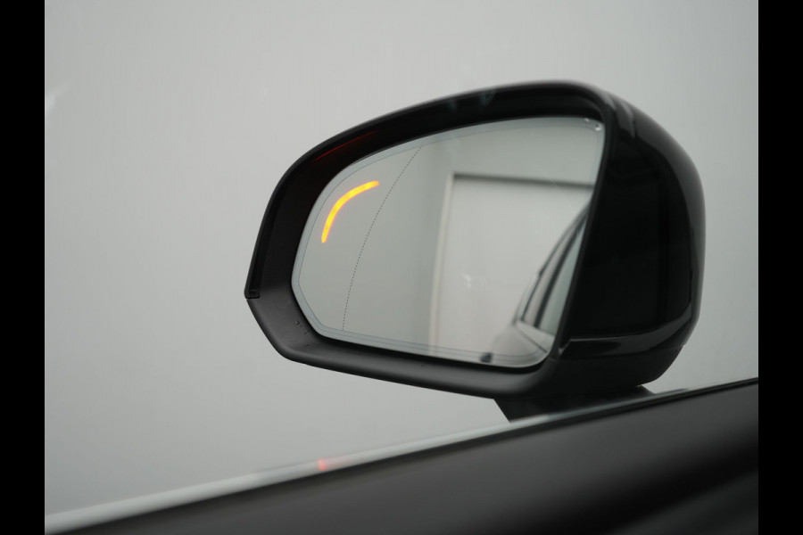 Volvo XC40 T4 Plus Bright PHEV 211pk Dealer O.H. | Adaptive Cruise | Camera | Sportstoelen Memory & Verwarmd | Harman / Kardon | Stuur Verwarmd | Apple Carplay | Keyless | Navigatie | DAB | Plug In Hybrid