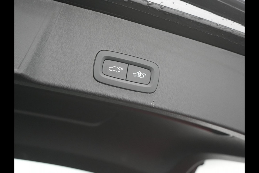 Volvo XC40 T4 Plus Bright PHEV 211pk Dealer O.H. | Adaptive Cruise | Camera | Sportstoelen Memory & Verwarmd | Harman / Kardon | Stuur Verwarmd | Apple Carplay | Keyless | Navigatie | DAB | Plug In Hybrid