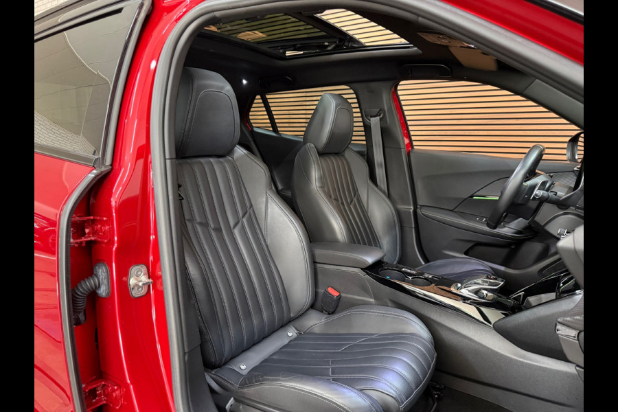 Peugeot 2008 1.2 PureTech GT-line | Leder | 18 inch | Panoramadak | ACC | Dodehoek | Afneembare Trekhaak | Camera
