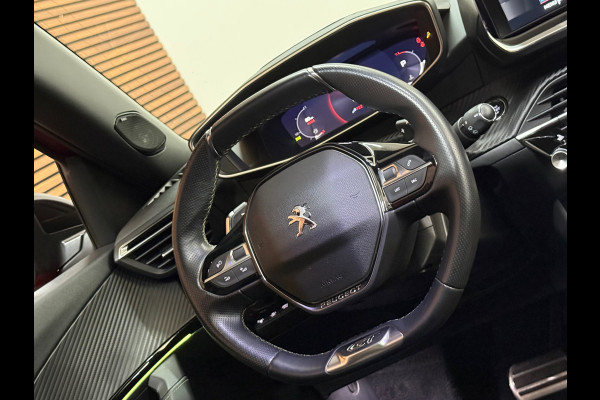Peugeot 2008 1.2 PureTech GT-line | Leder | 18 inch | Panoramadak | ACC | Dodehoek | Afneembare Trekhaak | Camera