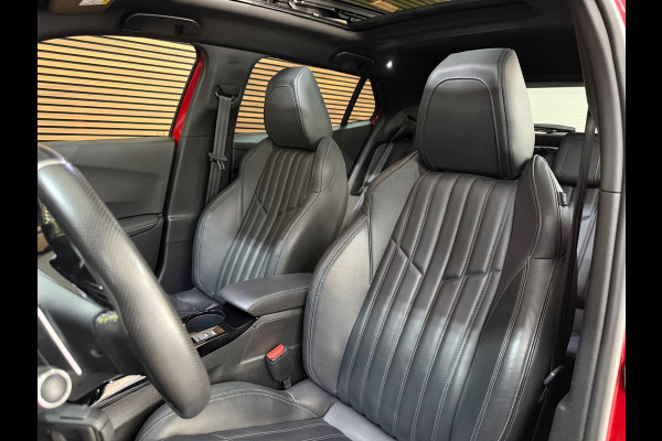 Peugeot 2008 1.2 PureTech GT-line | Leder | 18 inch | Panoramadak | ACC | Dodehoek | Afneembare Trekhaak | Camera