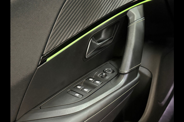 Peugeot 2008 1.2 PureTech GT-line | Leder | 18 inch | Panoramadak | ACC | Dodehoek | Afneembare Trekhaak | Camera