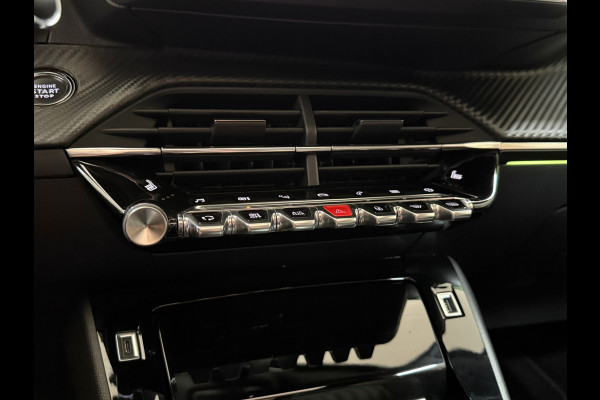 Peugeot 2008 1.2 PureTech GT-line | Leder | 18 inch | Panoramadak | ACC | Dodehoek | Afneembare Trekhaak | Camera