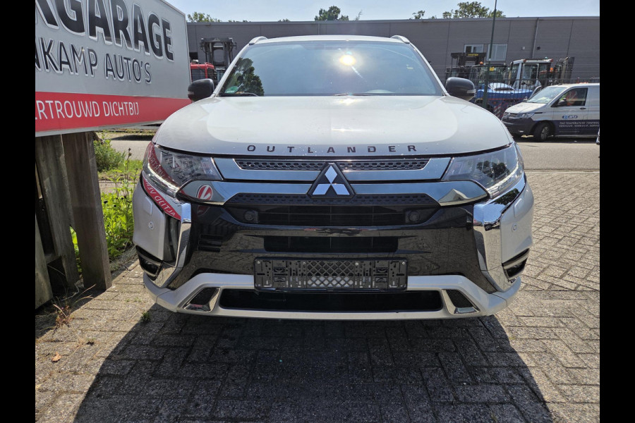 Mitsubishi Outlander 2.4 PHEV Instyle 18"/Trekhaak/LED/Leder/Stoel + stuurverwarming/Dodehoek/PDC v+a/360 Camera/Apple Carplay & Android Auto