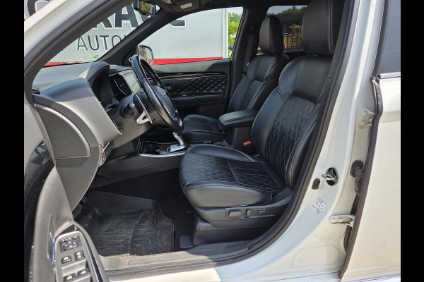 Mitsubishi Outlander 2.4 PHEV Instyle 18"/Trekhaak/LED/Leder/Stoel + stuurverwarming/Dodehoek/PDC v+a/360 Camera/Apple Carplay & Android Auto