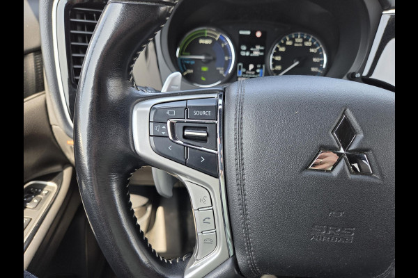 Mitsubishi Outlander 2.4 PHEV Instyle 18"/Trekhaak/LED/Leder/Stoel + stuurverwarming/Dodehoek/PDC v+a/360 Camera/Apple Carplay & Android Auto