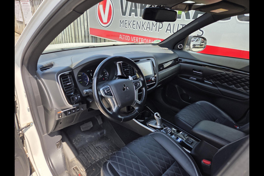Mitsubishi Outlander 2.4 PHEV Instyle 18"/Trekhaak/LED/Leder/Stoel + stuurverwarming/Dodehoek/PDC v+a/360 Camera/Apple Carplay & Android Auto