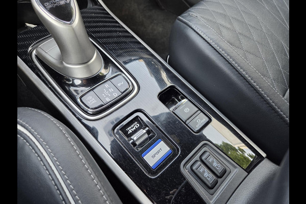 Mitsubishi Outlander 2.4 PHEV Instyle 18"/Trekhaak/LED/Leder/Stoel + stuurverwarming/Dodehoek/PDC v+a/360 Camera/Apple Carplay & Android Auto