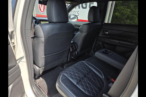 Mitsubishi Outlander 2.4 PHEV Instyle 18"/Trekhaak/LED/Leder/Stoel + stuurverwarming/Dodehoek/PDC v+a/360 Camera/Apple Carplay & Android Auto