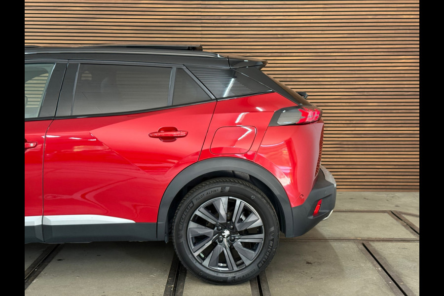 Peugeot 2008 1.2 PureTech GT-line | Leder | 18 inch | Panoramadak | ACC | Dodehoek | Afneembare Trekhaak | Camera