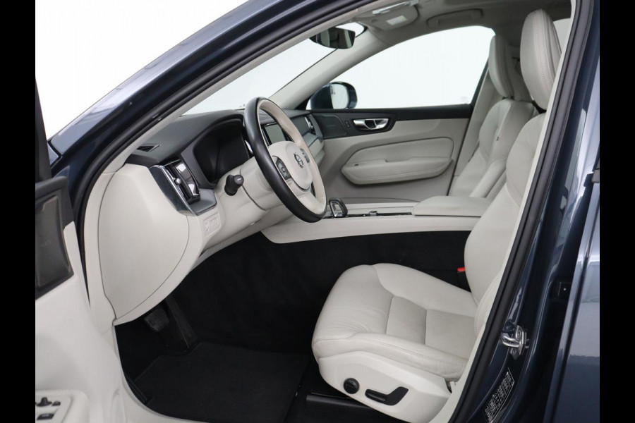 Volvo XC60 2.0 Recharge T6 AWD Business Pro | SOH 89,4% | Carplay | Panoramadak | Camera | LED | Leer | Stoel en stuurverwarming | Cruise control | Navigatie | LM | Automaat