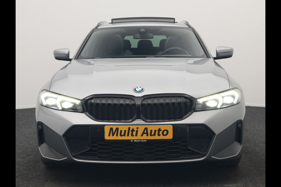BMW 3 Serie Touring 330e M Sport FACELIFT PHEV 293pk Dealer O.H. | Trekhaak Af Fabriek | Panodak | Harman / Kardon | Sfeerverlichting | Sportstoelen Verwarmd | Widescreen Navi | Apple Carplay | Blis | DAB | Plug In Hybrid |