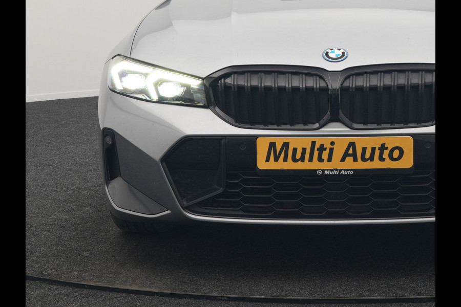 BMW 3 Serie Touring 330e M Sport FACELIFT PHEV 293pk Dealer O.H. | Trekhaak Af Fabriek | Panodak | Harman / Kardon | Sfeerverlichting | Sportstoelen Verwarmd | Widescreen Navi | Apple Carplay | Blis | DAB | Plug In Hybrid |