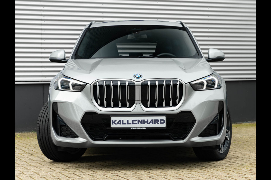 BMW X1 xDrive25e - M-Sport - Pano - Trekhaak - 19 inch - Camera